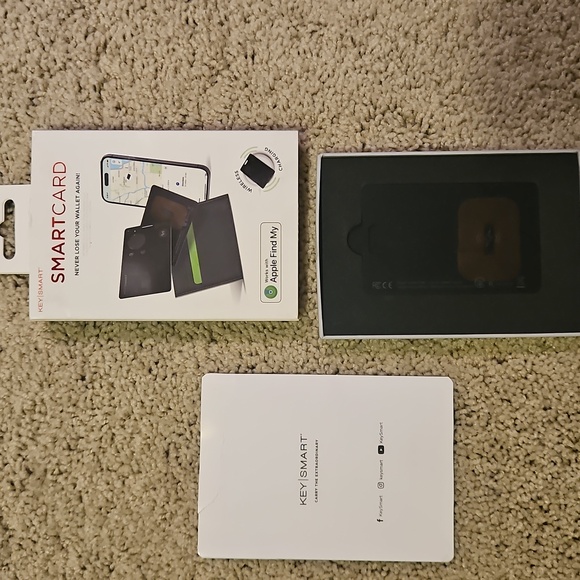 KeySmart SmartCard wallet tracker wireless charging Find My Wallet - Picture 3 of 11